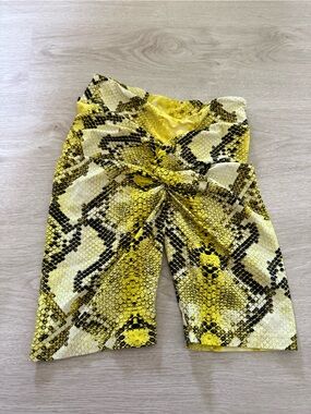 Lici Fit - Yellow Snake Print Biker Shorts